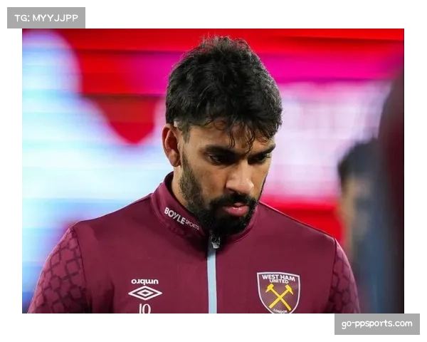 场边有趣一幕:摄像机拍到AC米兰教练组通过平板电脑实时查看对方前锋的惯用射门区域热图 场边有趣一幕:摄像机拍到AC米兰教练组通过平板电脑实时查看对方前锋的惯用射门区域热图